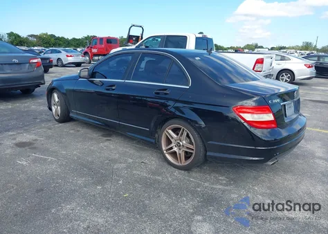 2009 Mercedes-Benz C 300 Sport из США, поврежденный, VIN WDDGF54X39R055705